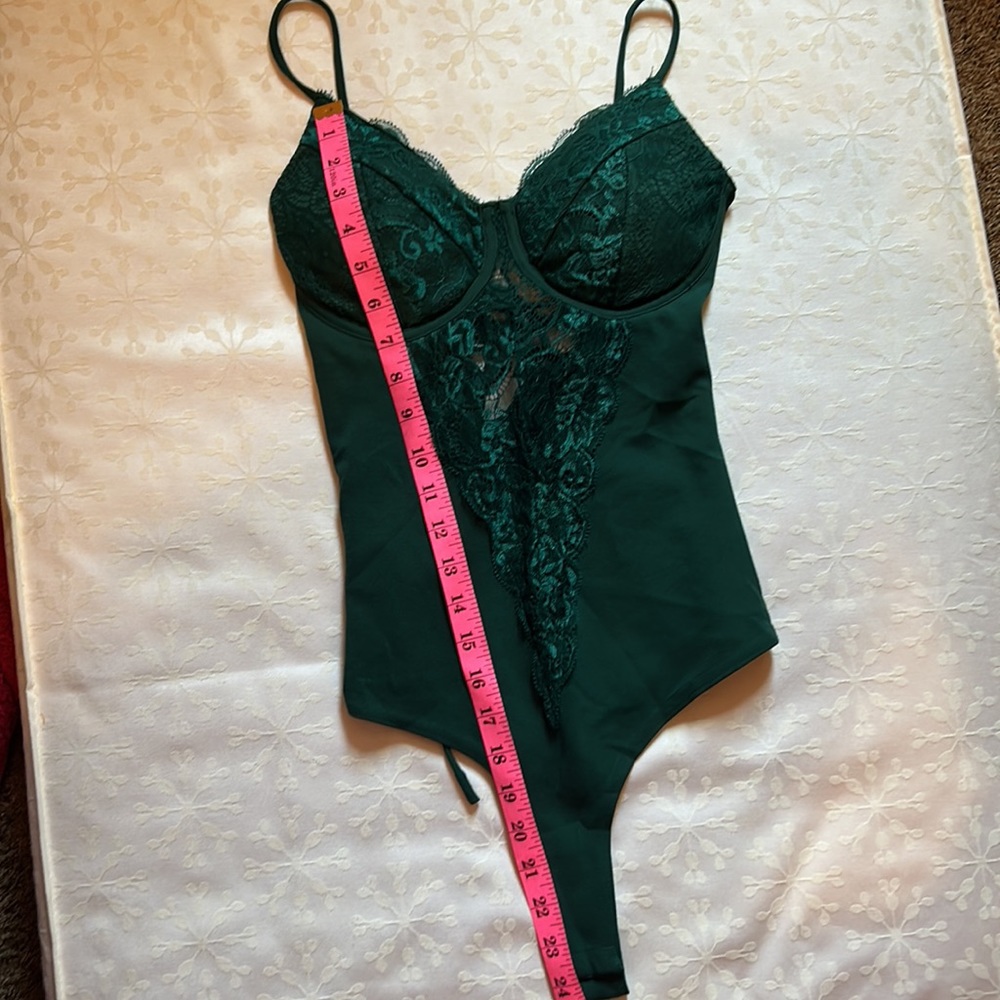 privy Emerald Green Lace Bodysuit - Picture 13 of 14